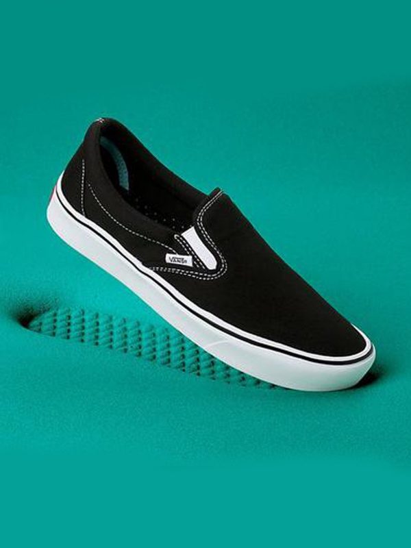 Vans ComfyCush Slip - Black/White | Halby's